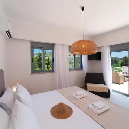 Casa Peveragno Near Butterflies Вилла Парадейси