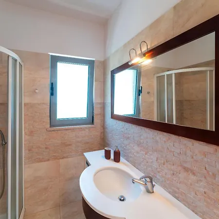 Вилла Casa Peveragno Near Butterflies Парадейси